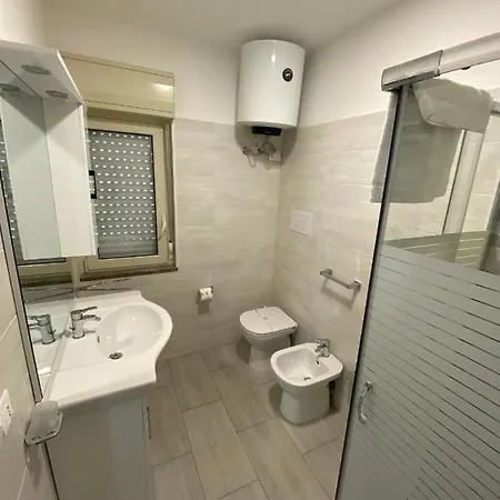 In Centro Rooms Vicino Cefalu Self-Chek-In Campofelice Di Roccella Exterior photo