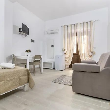 In Centro Rooms Vicino Cefalu Self-Chek-In Campofelice Di Roccella Exterior photo