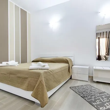 In Centro Rooms Vicino Cefalu Self-Chek-In Campofelice Di Roccella Exterior photo