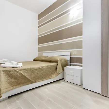 In Centro Rooms Vicino Cefalu Self-Chek-In Campofelice Di Roccella Exterior photo